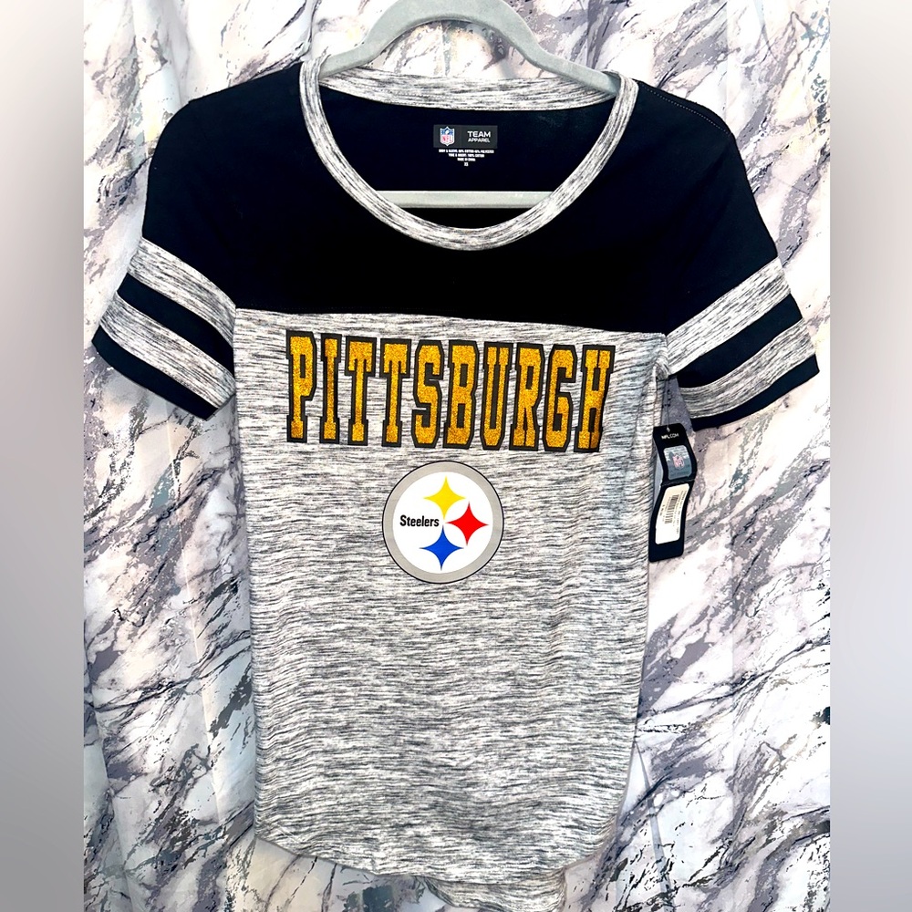 NFL Apperal Pittsburgh Steelers T-shirt new with Tags women size xs